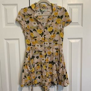 Urban Outfitters Size 4 (small) Floral Romper
